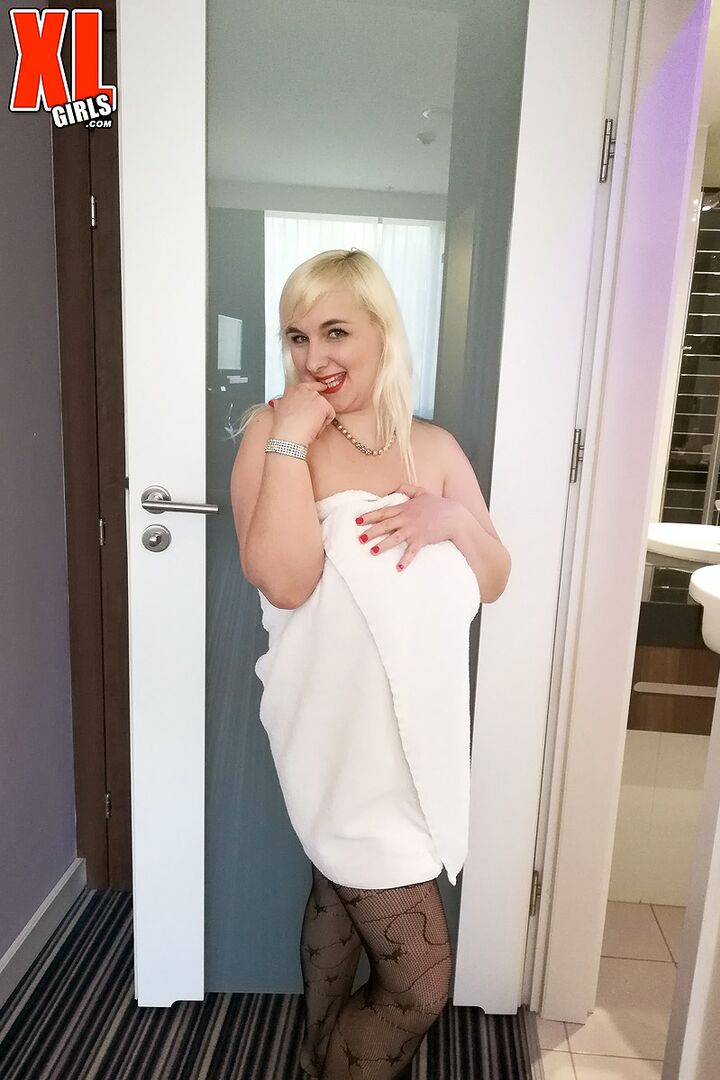 A Night With Lola Paradise