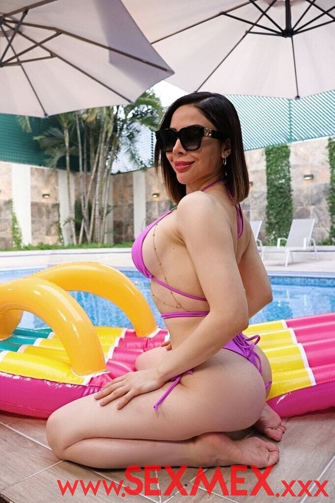 Threesome At The Pool . Cindy Joss