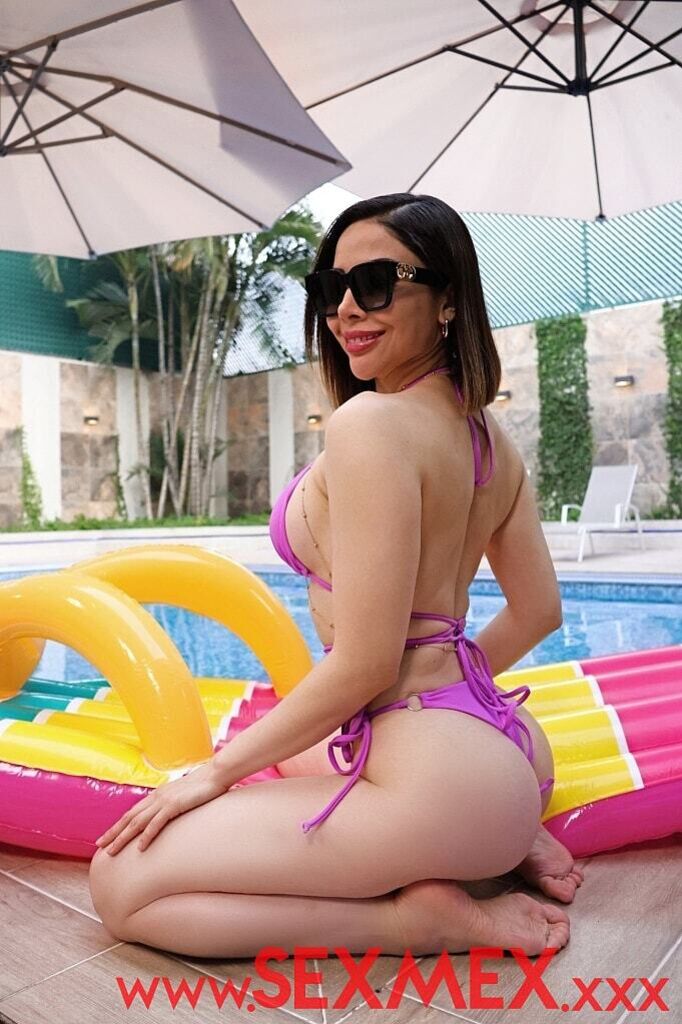 Threesome At The Pool . Cindy Joss