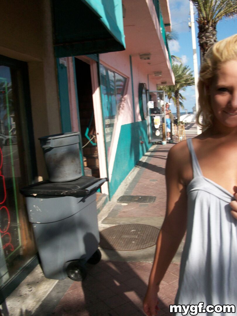 Blondie Takes The Dick