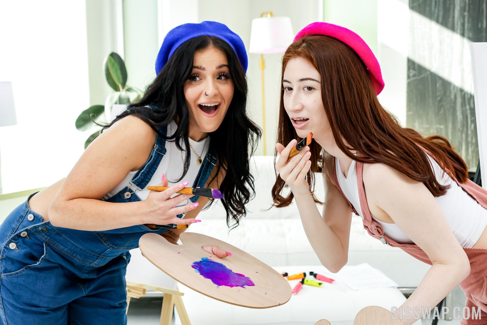 Models Wanted: Girls See Cock for First Time!