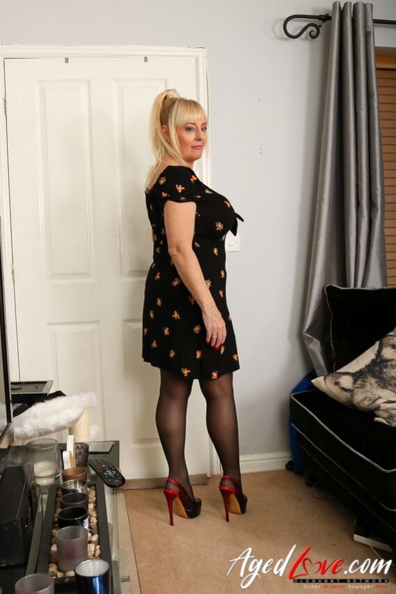 MATURE LADY CLEARLY PREFERS FRESH HANDY GUYS FOR ADULT FUN