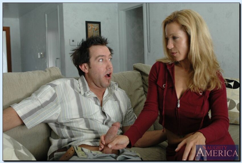 Kimmie Morr fucking in the couch with her outie pussy