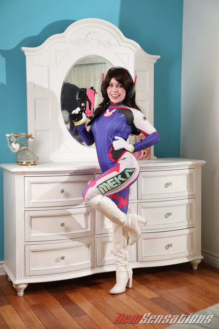 Gamer Haley Spades Goes To Infinity And Beyond Balls Deep