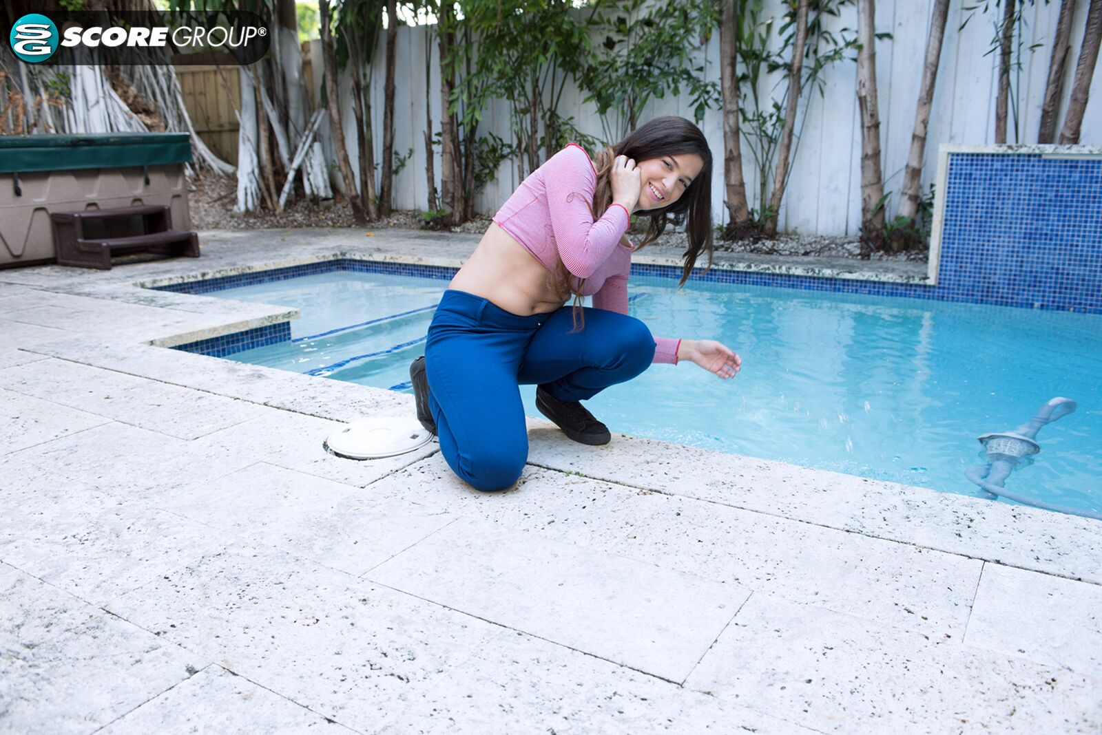 Enthusiastic, beautiful and thick in all of the right places, Annika exposes herself for your jacking pleasure.