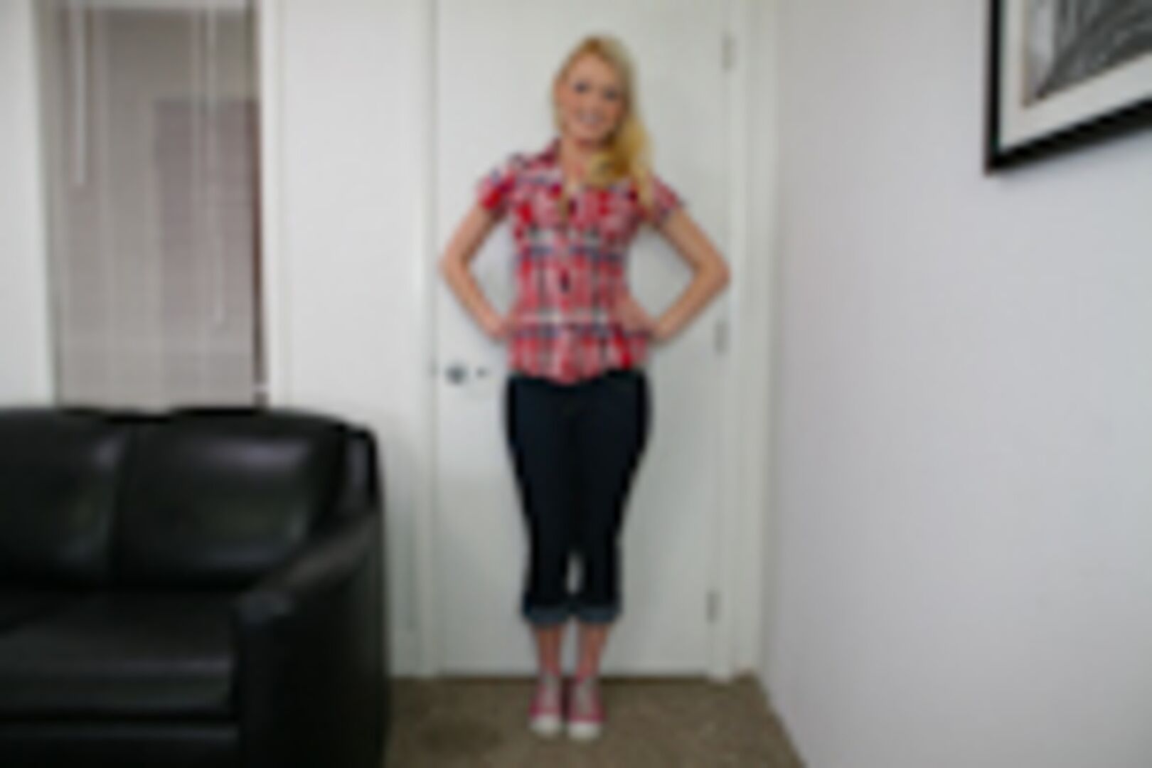 Brand new amateur hot girl steps in to get a huge facial