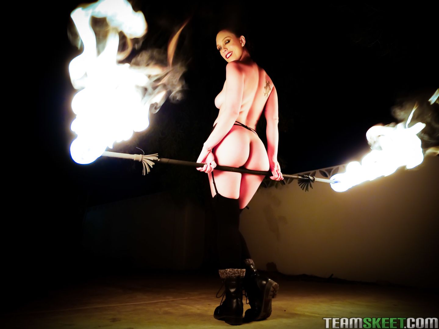Smoking Hot Fire Spinner Gets A Blazing