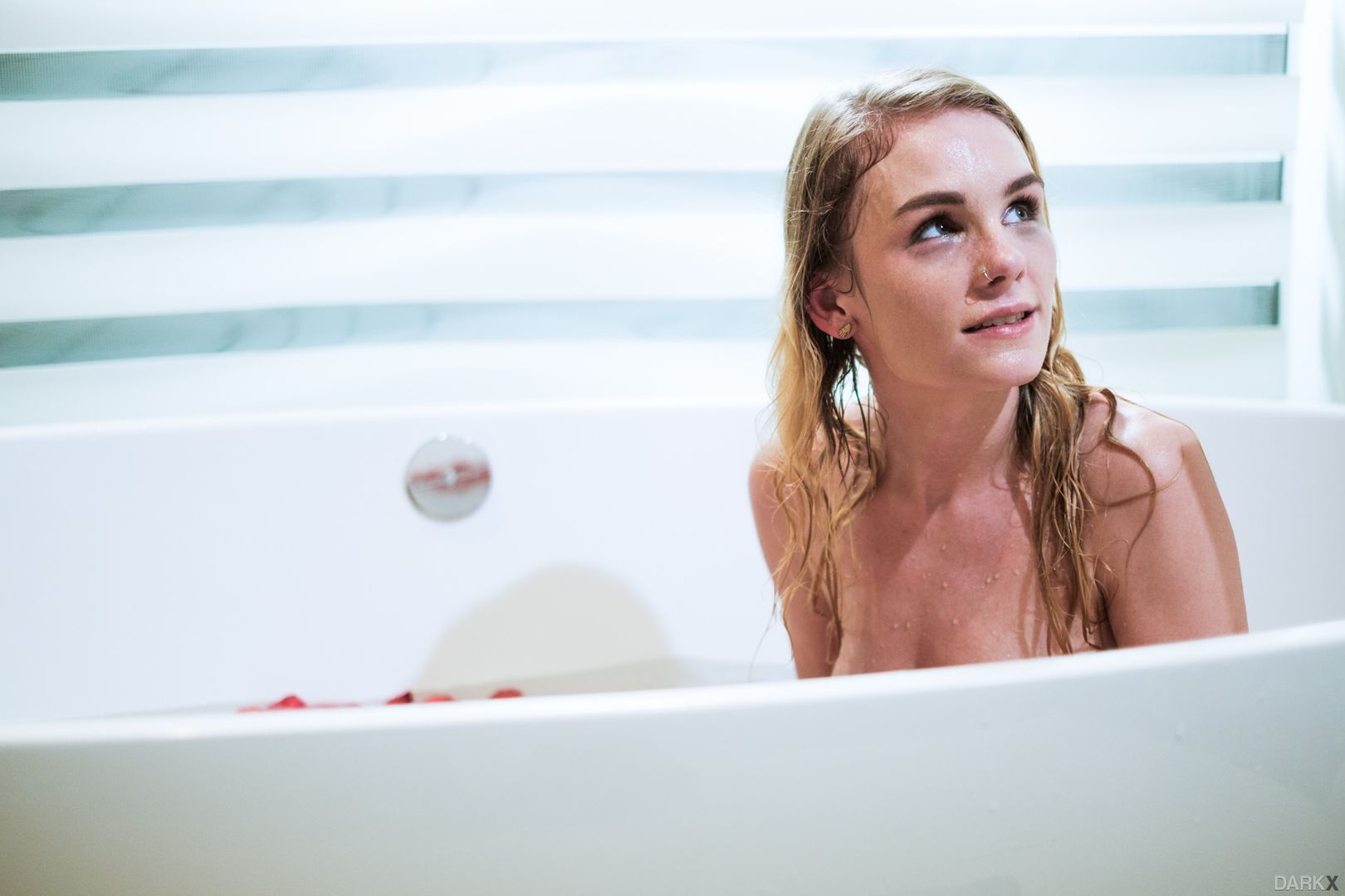 Sensual Bath Scene-01