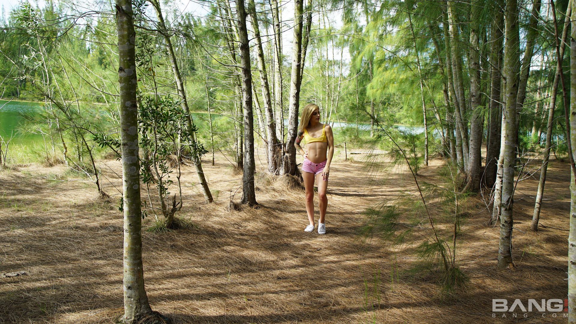 Roxy Ryder Sucks Dick In The Disc Golf Field