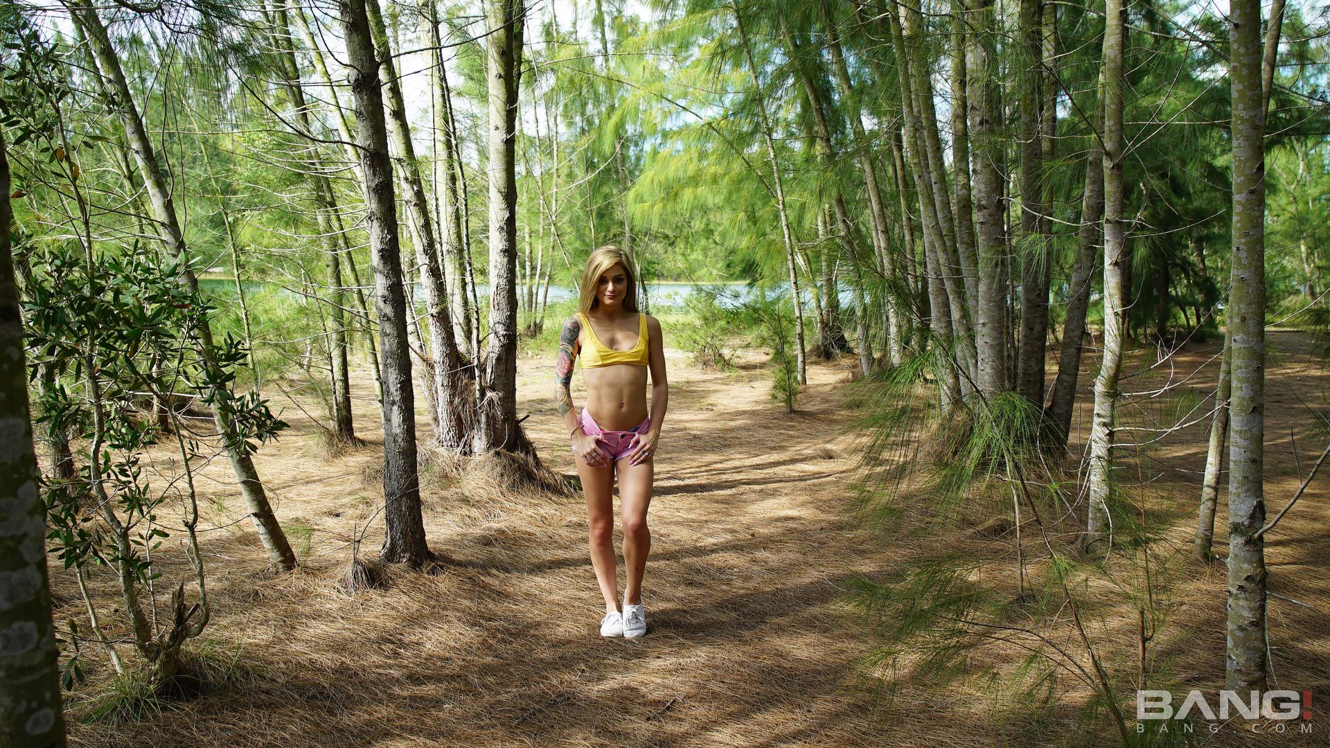 Roxy Ryder Sucks Dick In The Disc Golf Field