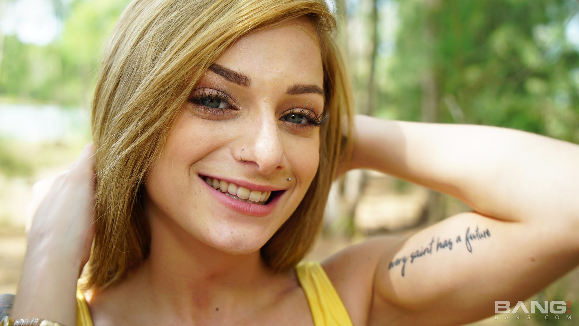 Roxy Ryder Sucks Dick In The Disc Golf Field