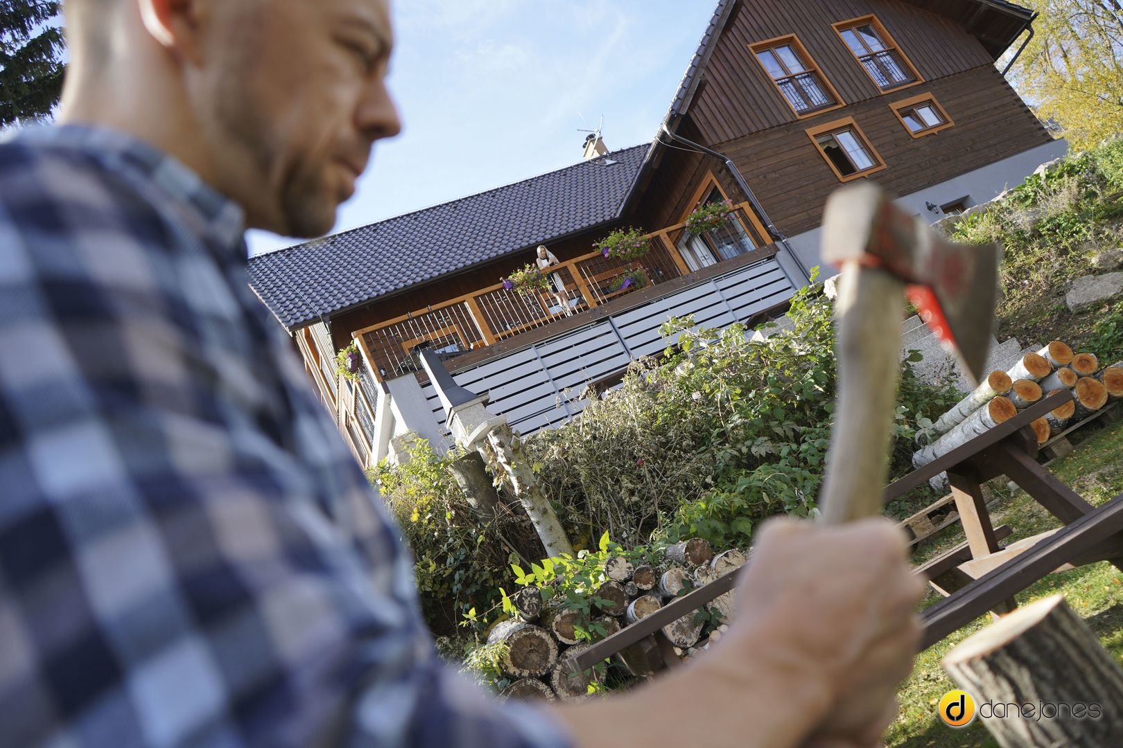 Slim blonde lusts for her gardener