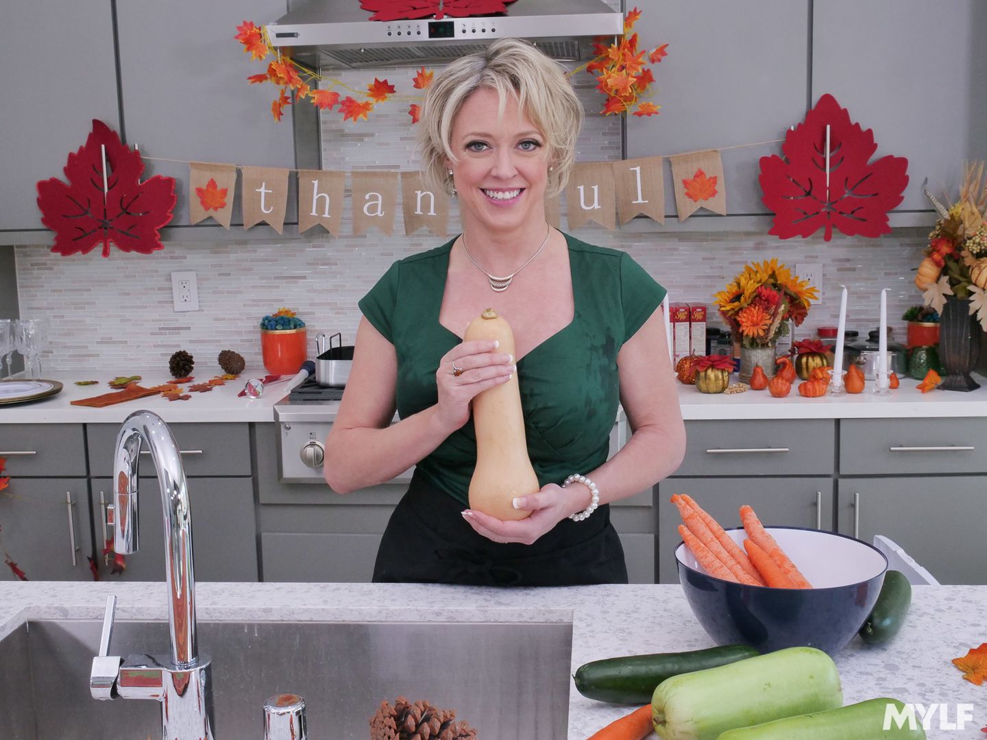 Stuffing Her Thanksgiving Pussy