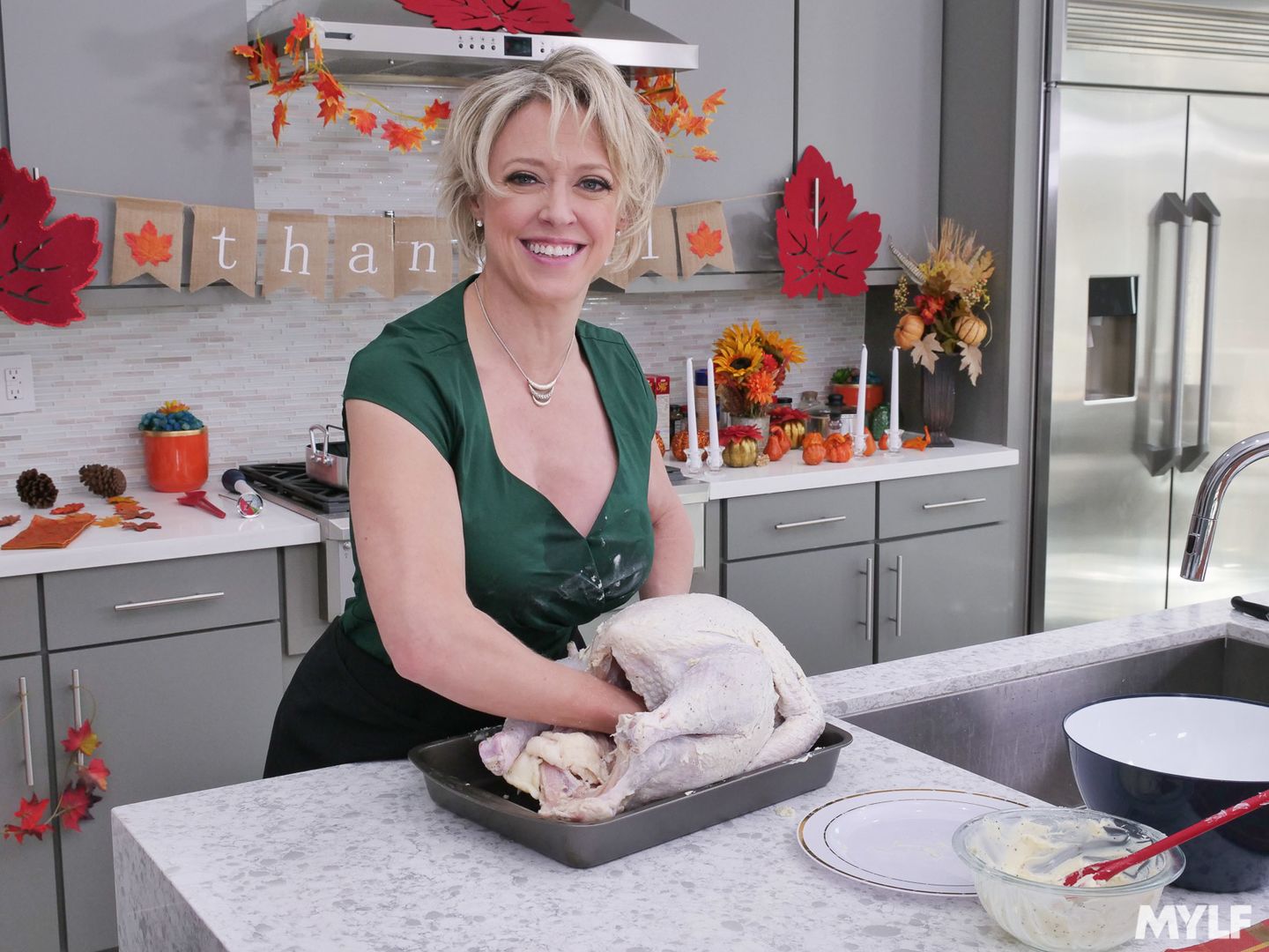 Stuffing Her Thanksgiving Pussy