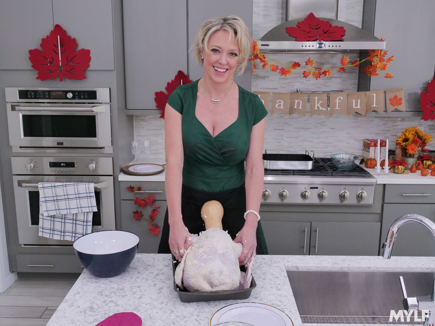 Stuffing Her Thanksgiving Pussy