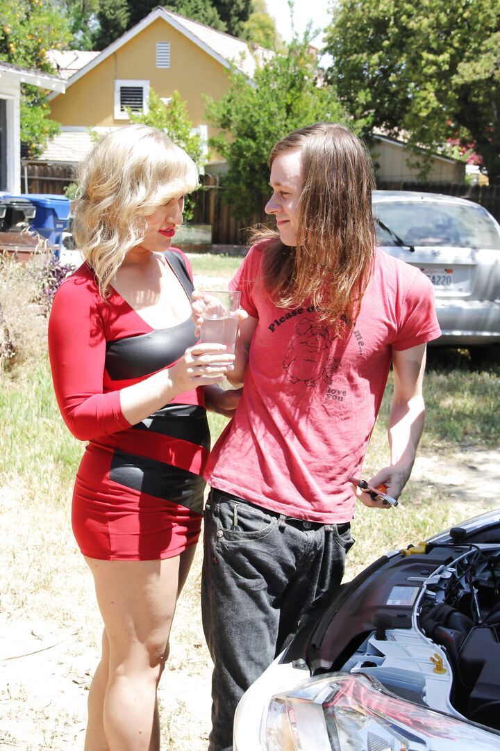 Vicky Vixen Is The Best Kind Of Cougar For Conor Coxxx