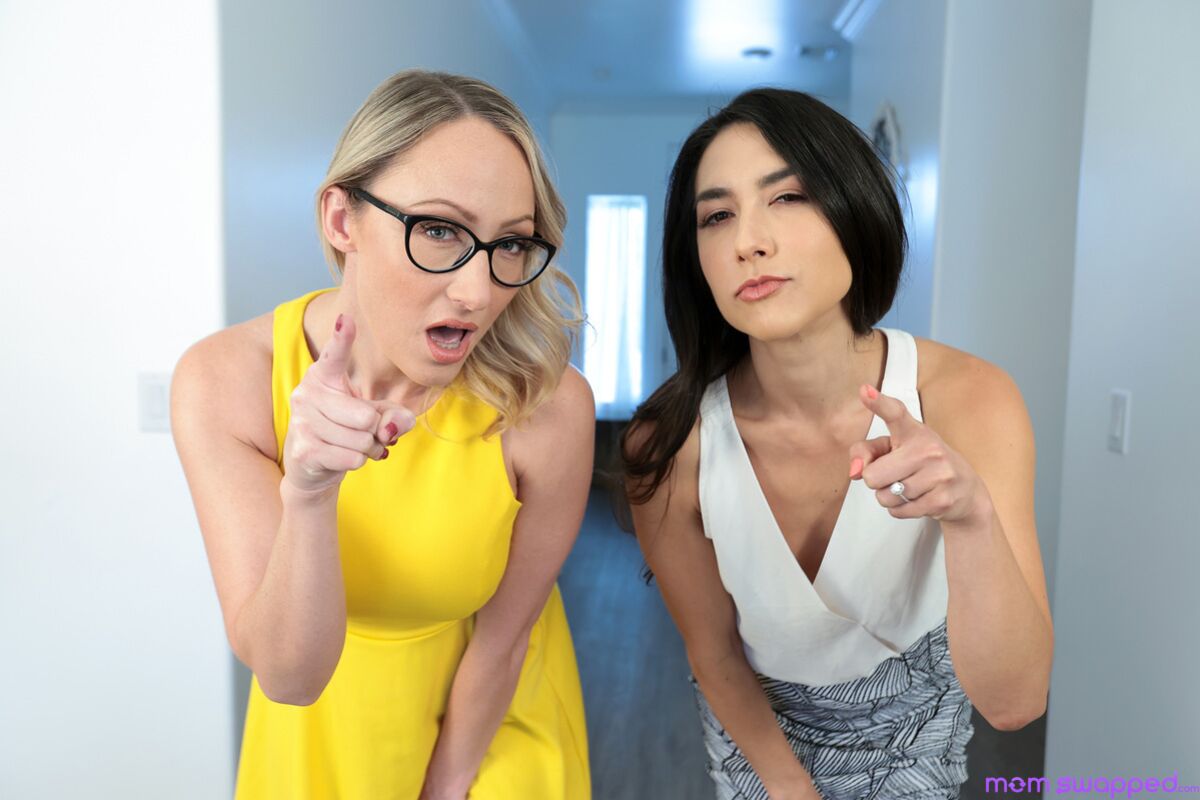 Your Stepmom Is On My Lap - S4:E4