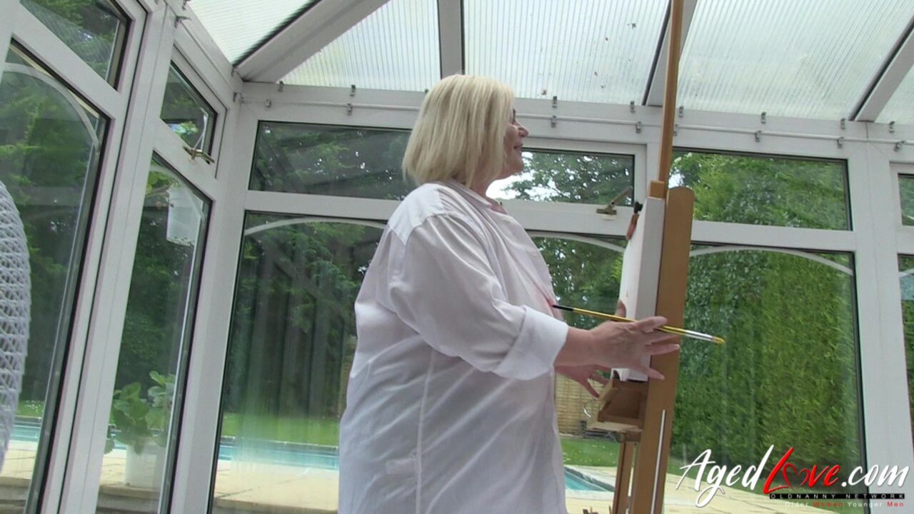 MATURE LADY GOT HER PLEASURE HOLE DRILLED BY YOUNG STUD