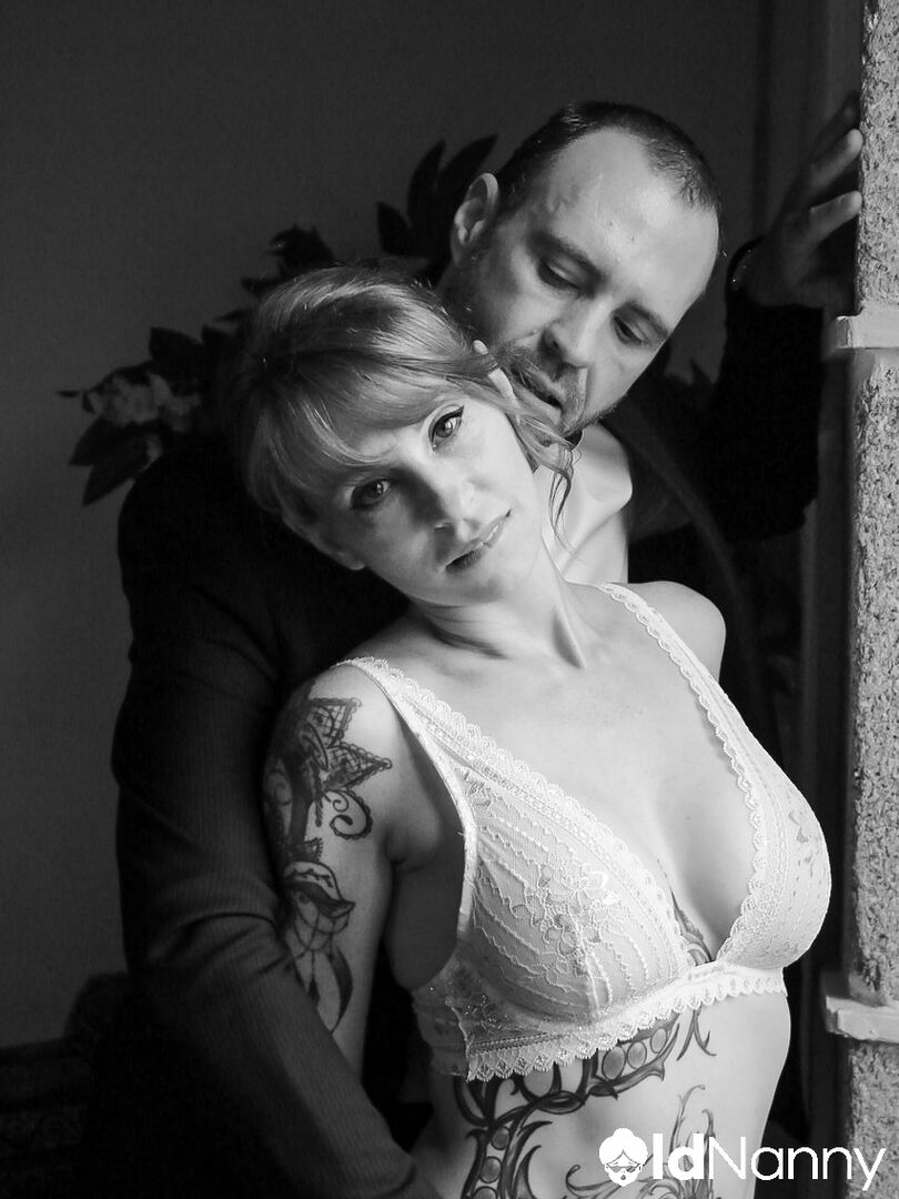 HOTELIER FUCKS A TATTOOED MATURE WOMAN CLIENT HARD WITH HIS BIG COCK
