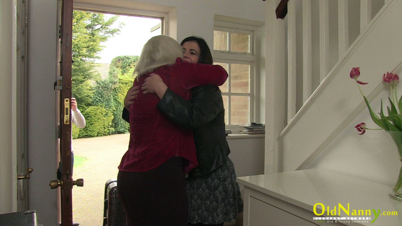 HORNY MATURE LESBIANS HAVING FUN DURING HOUSE TOUR