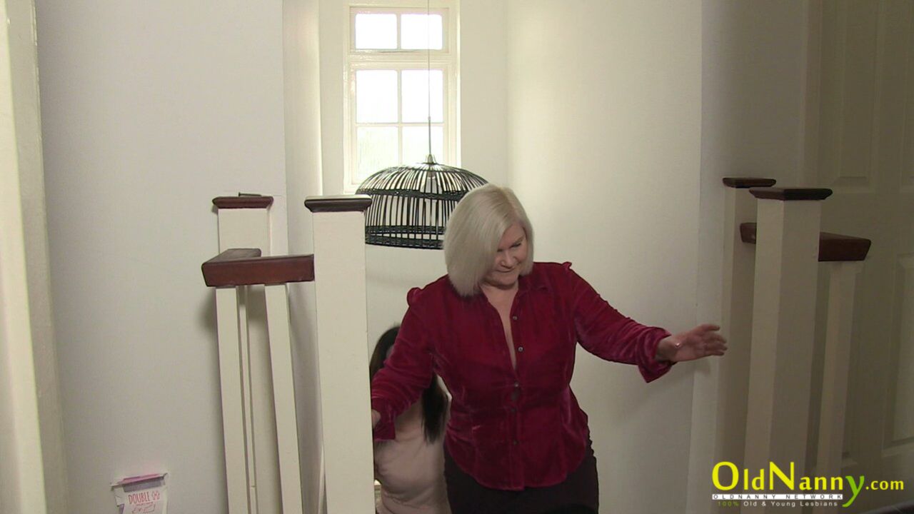 HORNY MATURE LESBIANS HAVING FUN DURING HOUSE TOUR