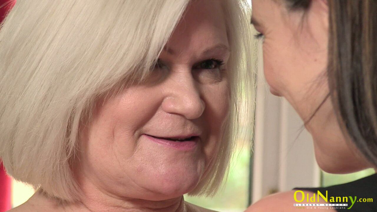 HORNY MATURE LESBIANS HAVING FUN DURING HOUSE TOUR