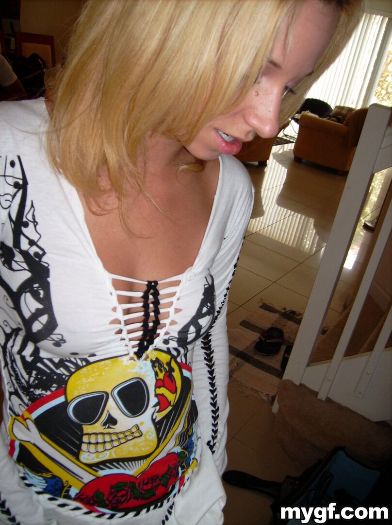 Blondie With A Body
