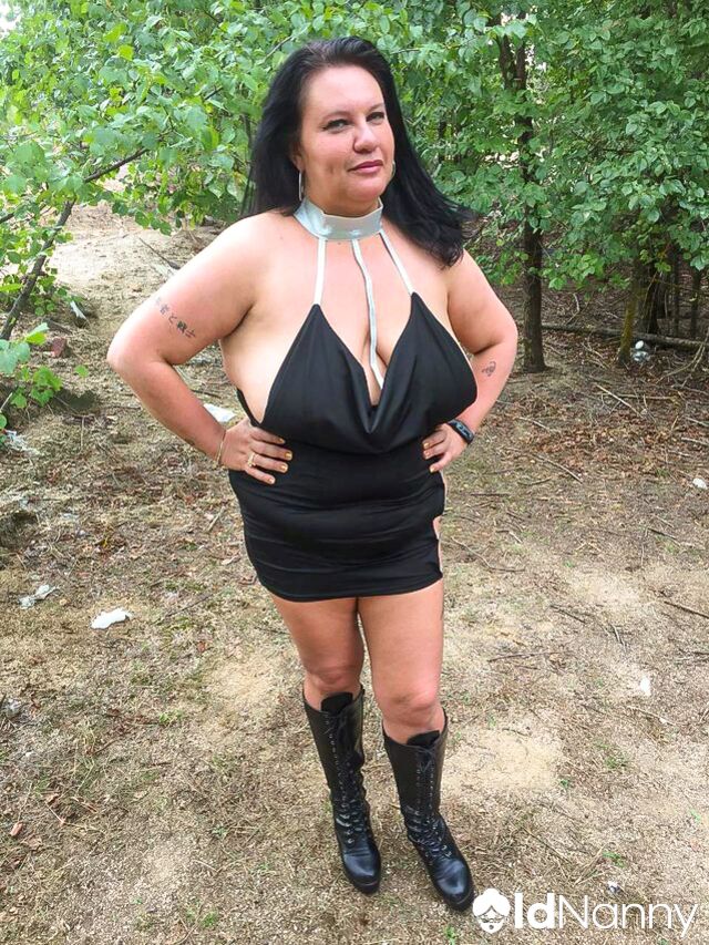 IN THE WOODS, A BIG COCK SLIDES INTO A BBW ANUS