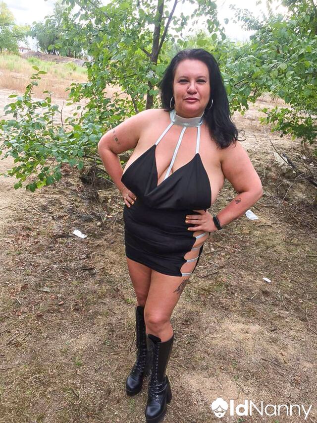 IN THE WOODS, A BIG COCK SLIDES INTO A BBW ANUS