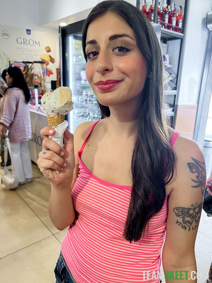 When in Rome: I Fuck a Stranger in Italy!