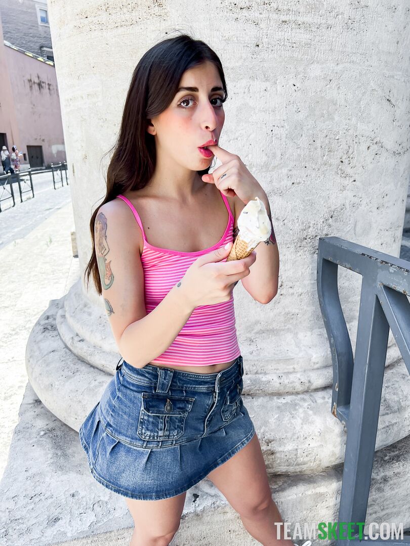 When in Rome: I Fuck a Stranger in Italy!