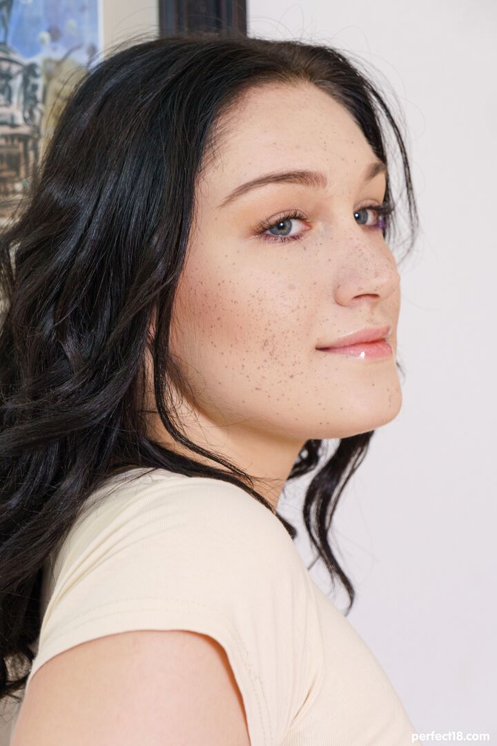 A glimpse of Lea Bendas