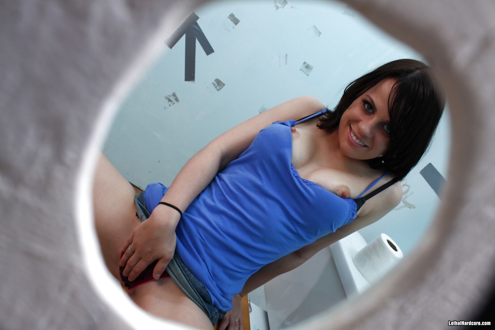 Shelly Starr Breaks Out Of Being Shy In The Glory Hole