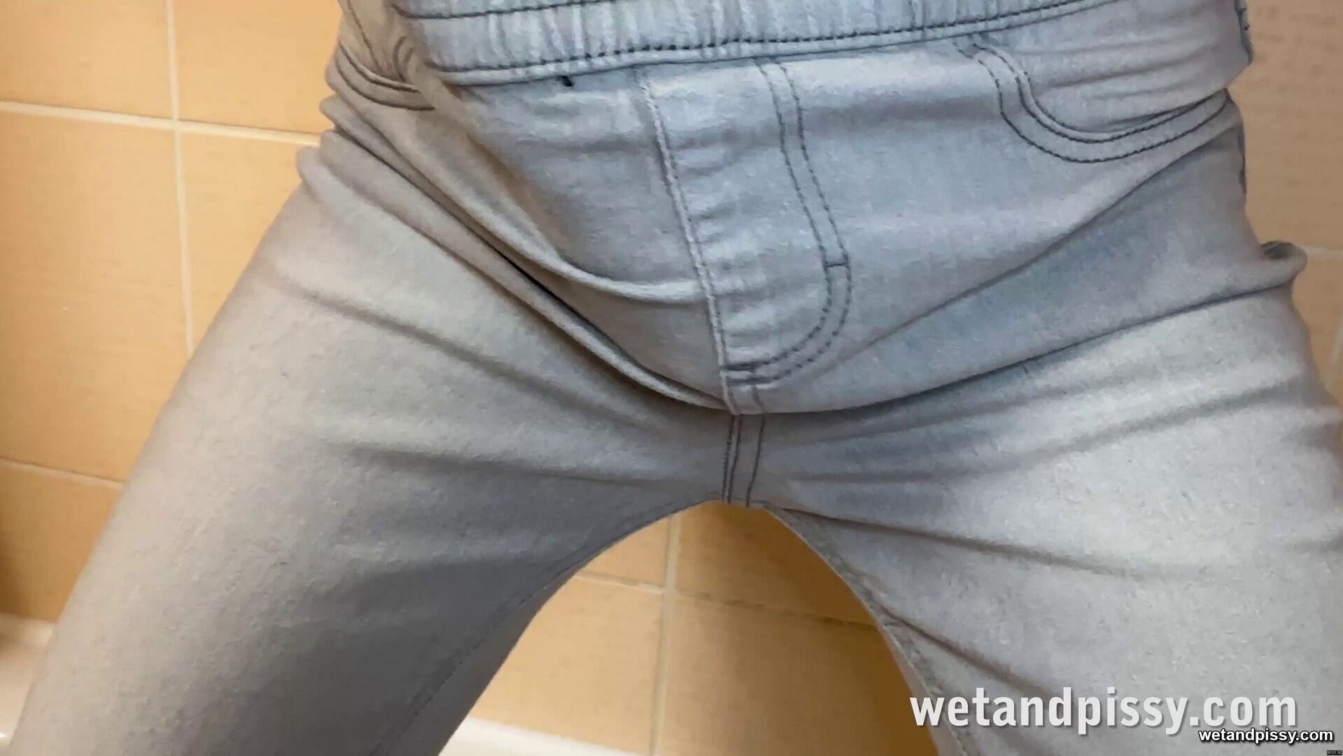 Claudia Macc — Claudias Home Bath Selfie