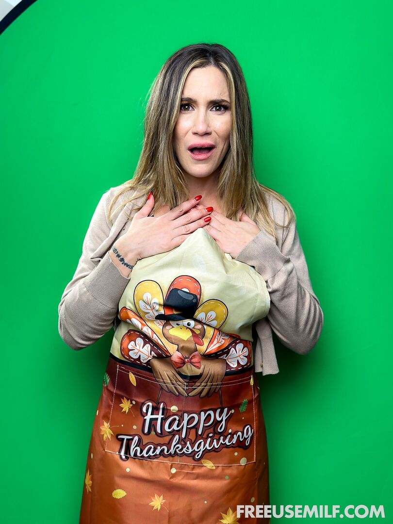 Free-use Wanksgiving: Three Cocks, One Milf