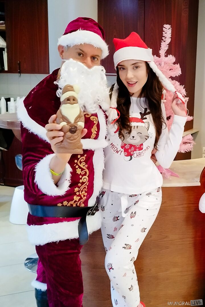 Sancho Claus SHARES his WIFE for CHRISTMAS