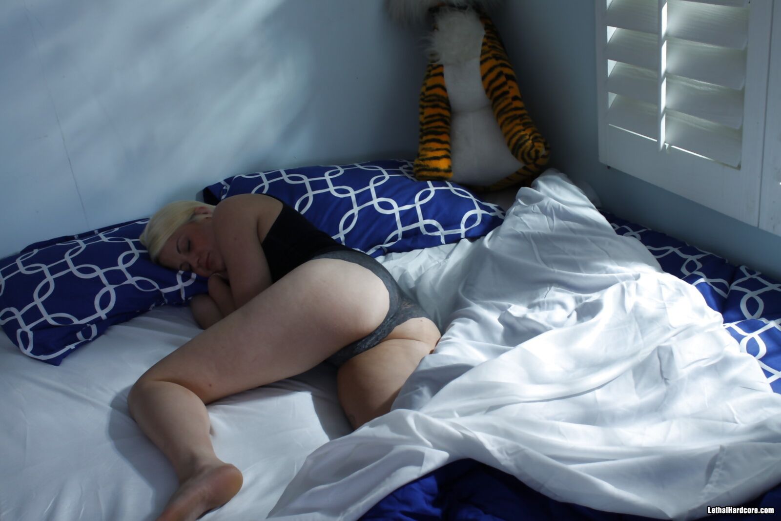 Shay Fox And Miss Dallas Double Team Their Babysitter