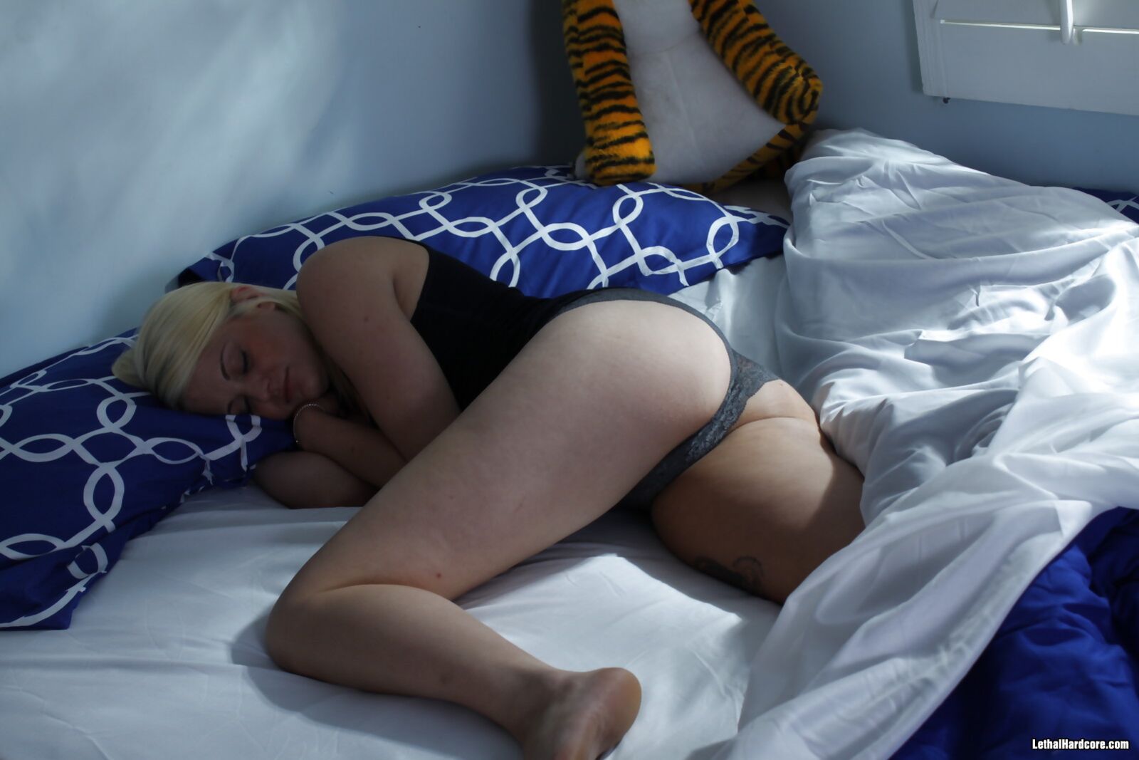 Shay Fox And Miss Dallas Double Team Their Babysitter