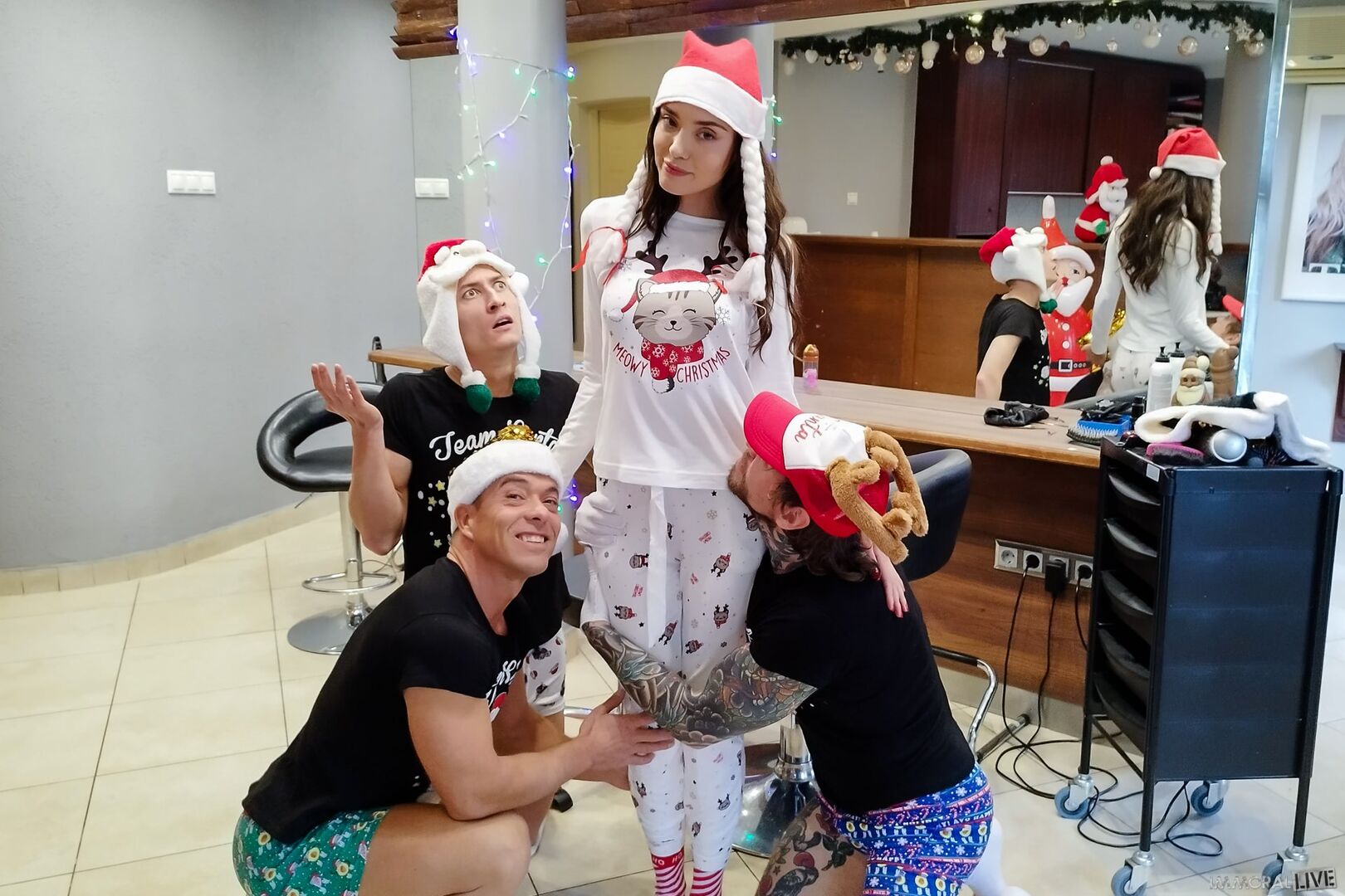 Mrs. Claus CUCKOLDS Santa in CRAZY CHRISTMAS GANGANG