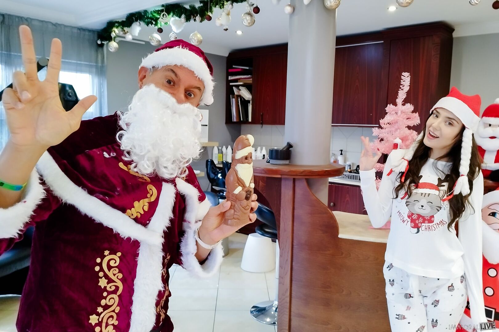 MRS. CLAUS CHEATING on CHRISTMAS in MONSTER COCK THREESOME