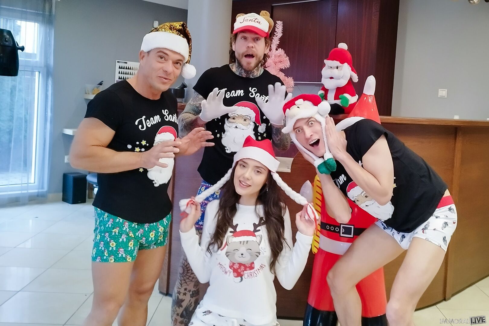 MRS. CLAUS CHEATING on CHRISTMAS in MONSTER COCK THREESOME
