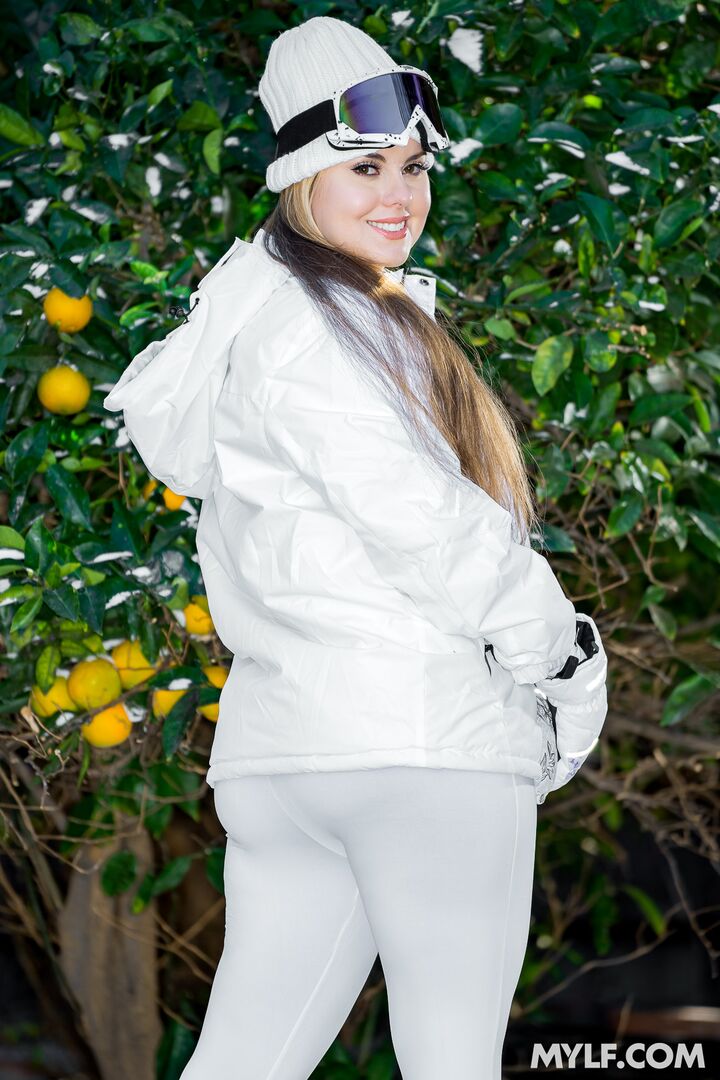 December Spotlight: Snow One Like Jessie Rogers