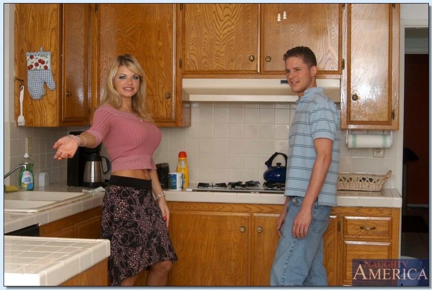 Vicky Vette fucking in the laundry room with her blue eyes