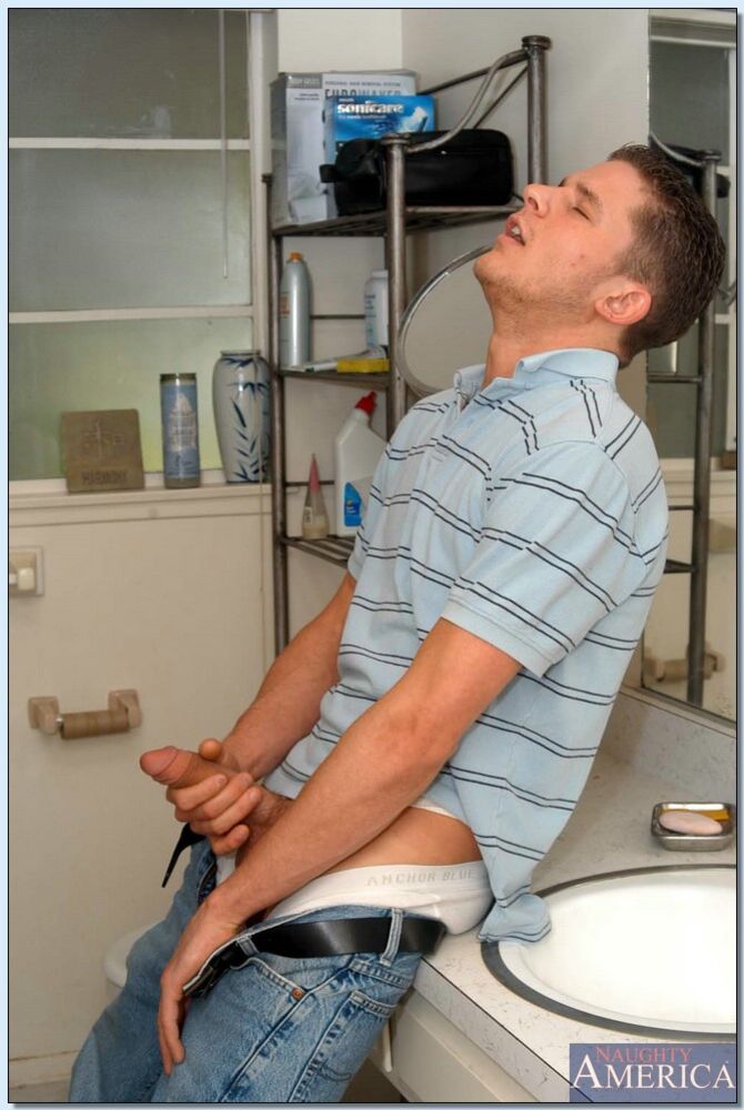 Vicky Vette fucking in the laundry room with her blue eyes