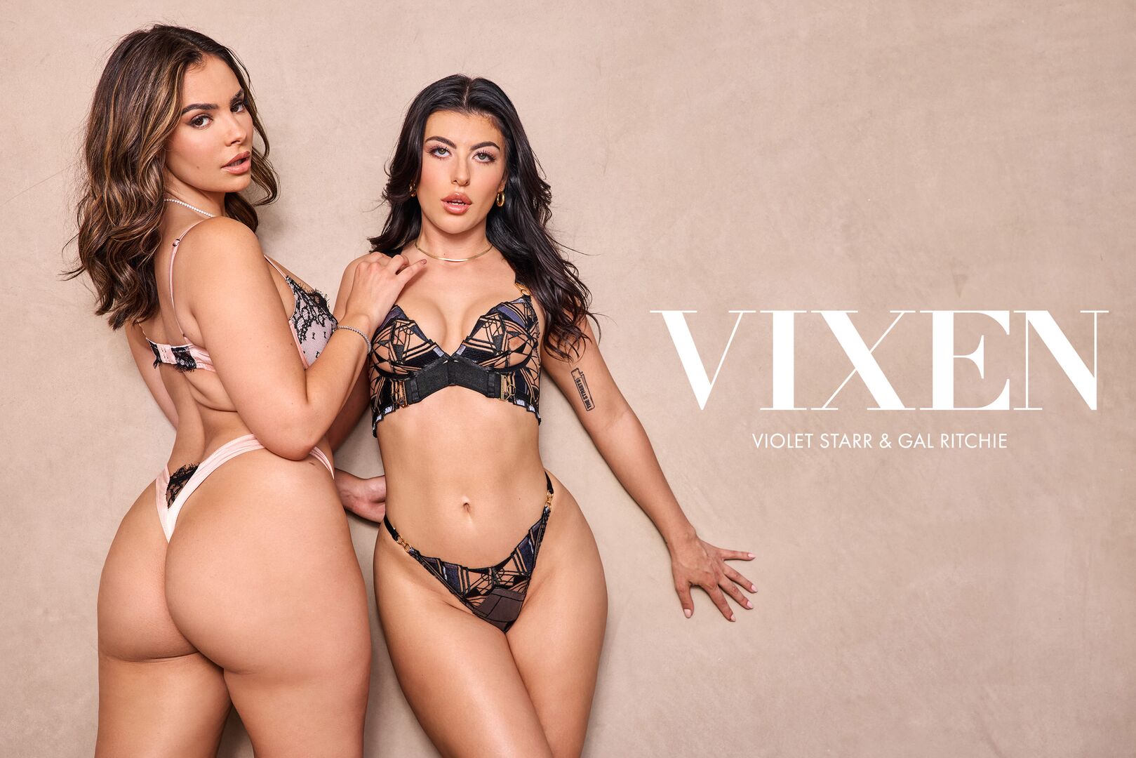 Curvy Besties Share Cock