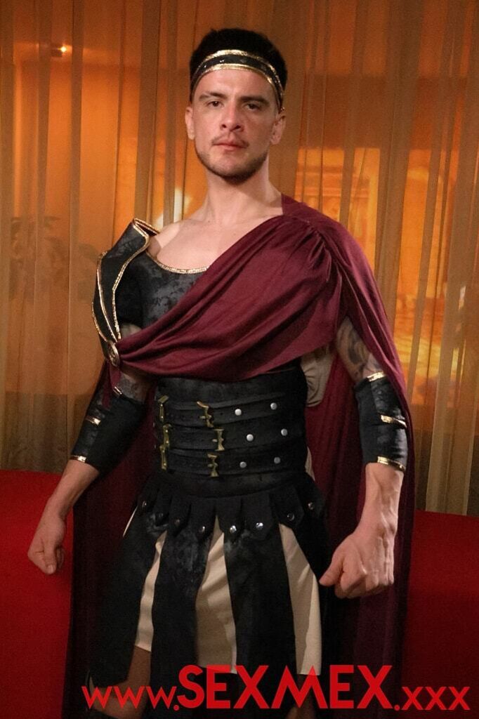 CAESAR'S WIFE . Karol Jaramillo