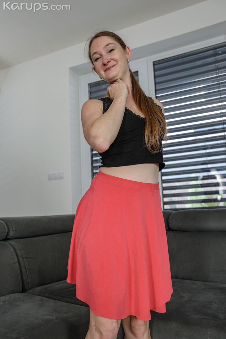 MILF Spots a Cock
