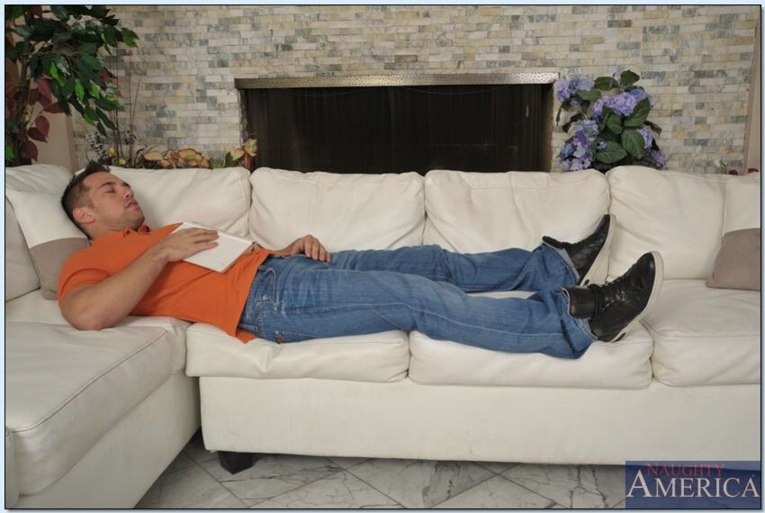 Marie McCray fucking in the couch with her small ass