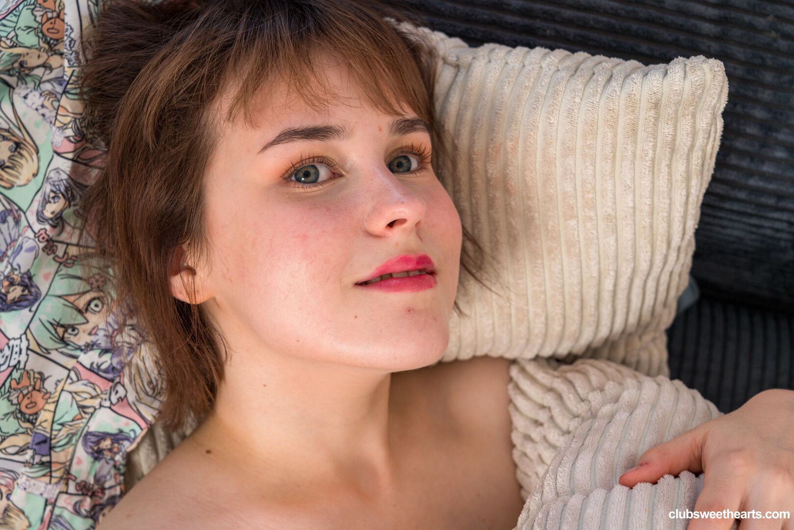 I'd rather go naked with Iris Murai