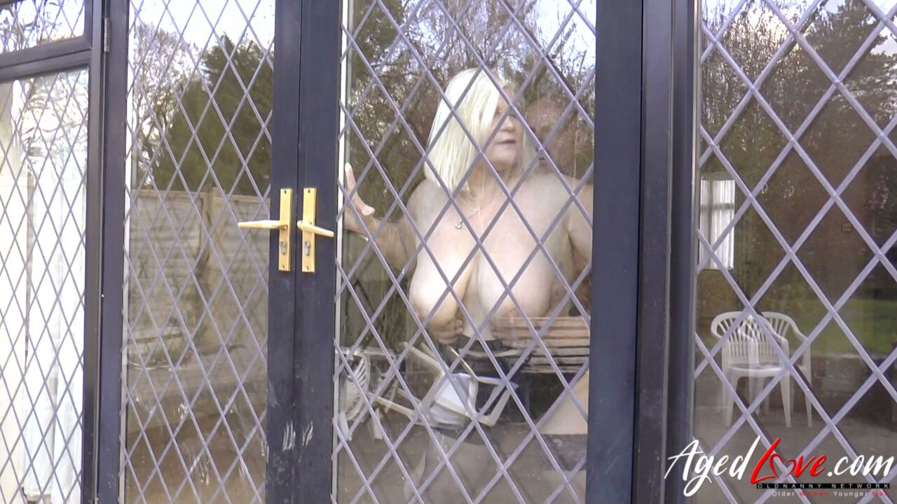 LACEY FUCKING WITH REAL ESTATE AGENT PAUL BACK